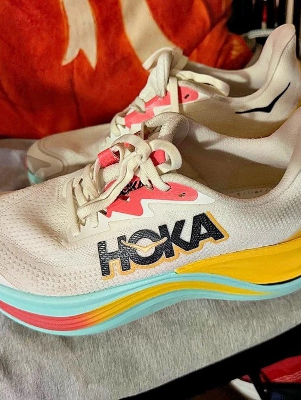 Hoka Skyward X Athletic Shoes US 9 White & Yellow